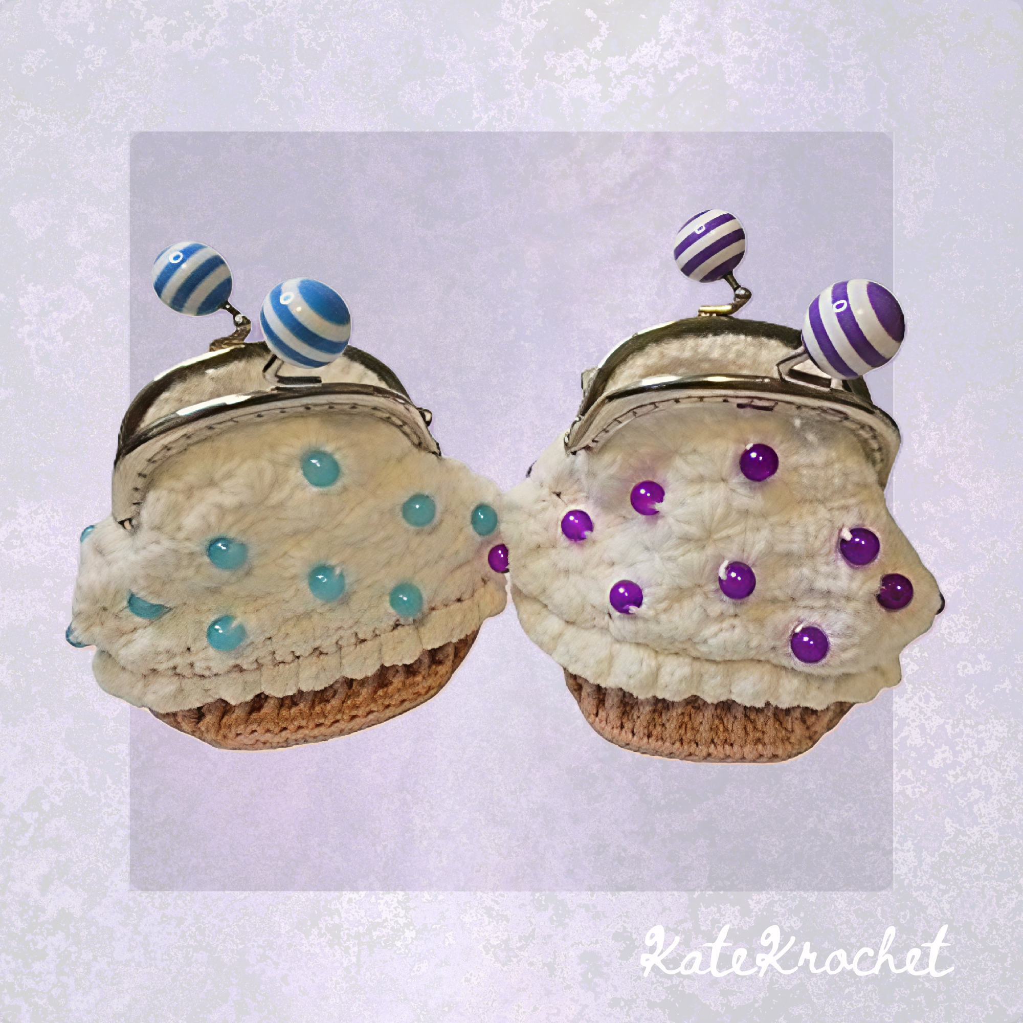 Cupcake Coin Purse with Kiss Clasp